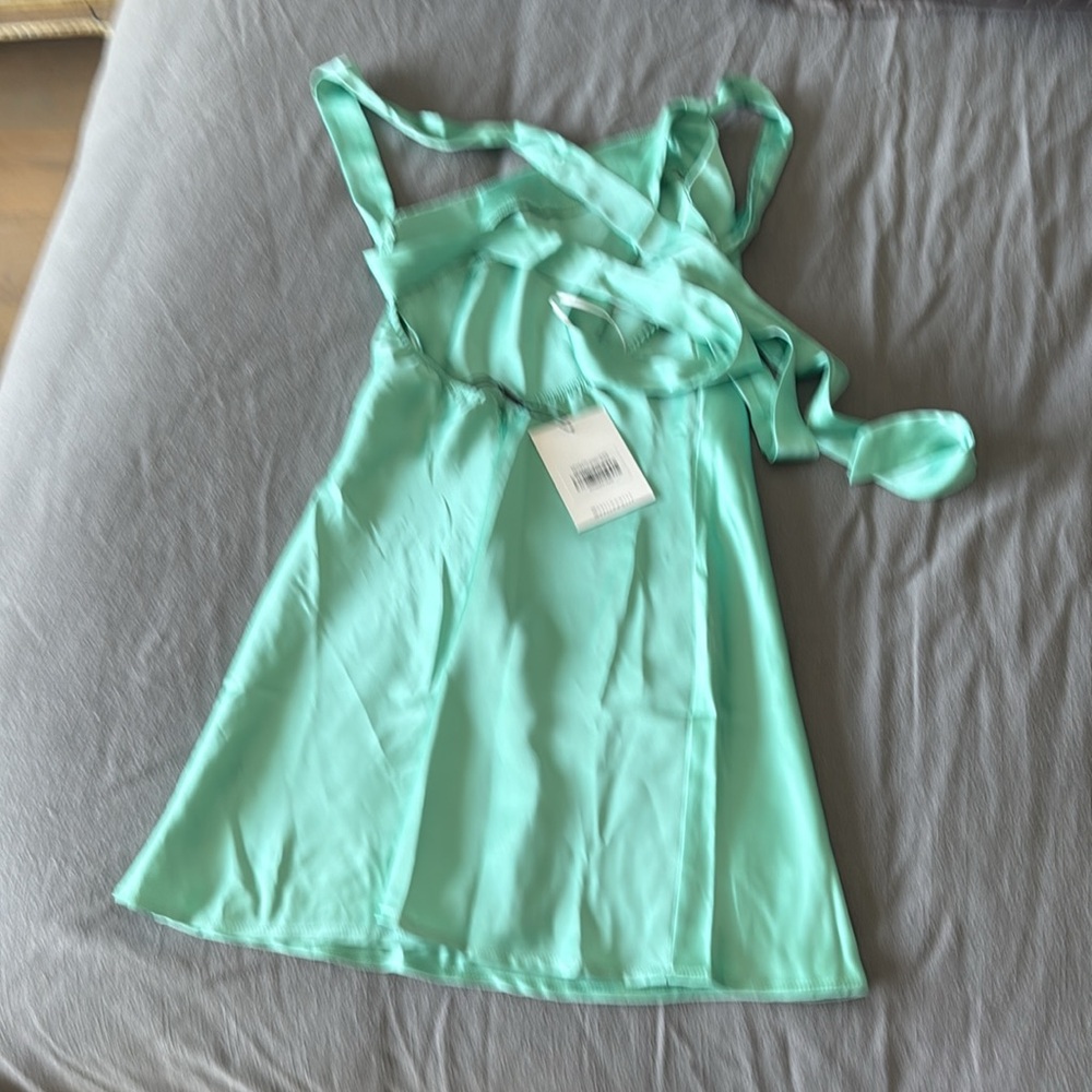 Hello Molly Big Cities One Shoulder Satin Mini Dress Green - Picture 3 of 6